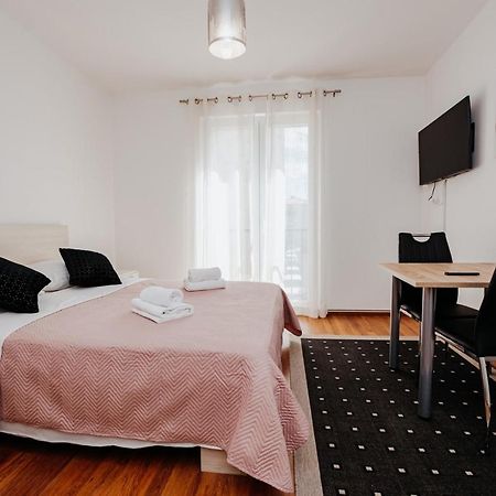 Double And Single S Apartments Zadar Eksteriør bilde