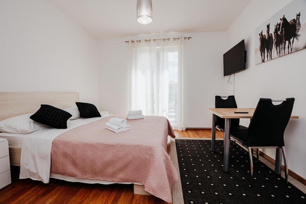 Double And Single S Apartments Zadar Eksteriør bilde